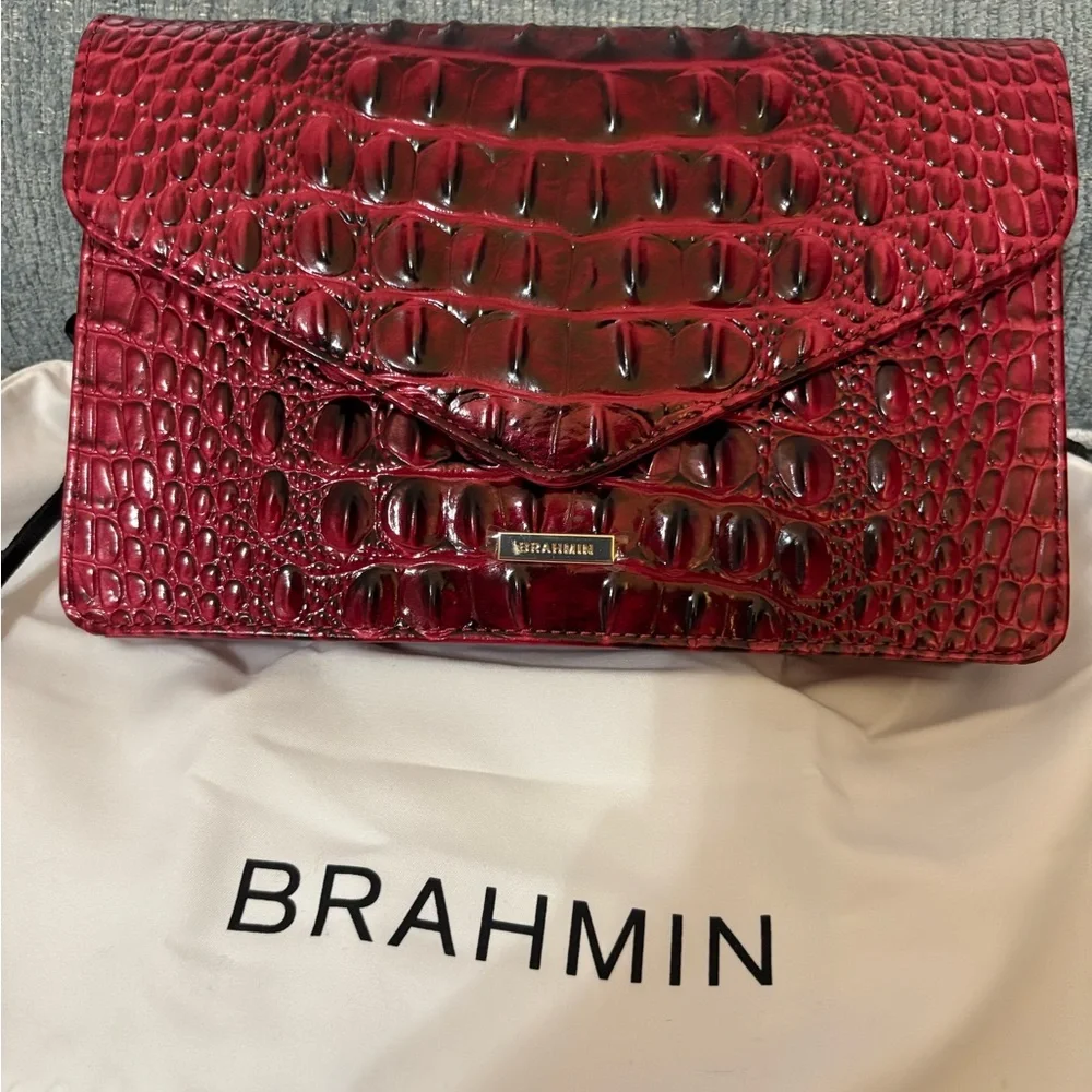 Brahmin Wendy in Merlot Ombre Melbourne Croc-Embossed Crossbody Bag NWT & dusty - Picture 2 of 8